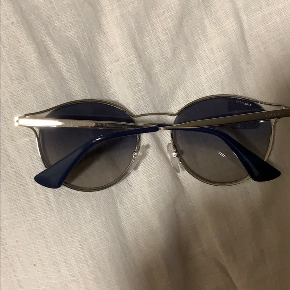 PRADA sunglasses - Picture 2 of 5